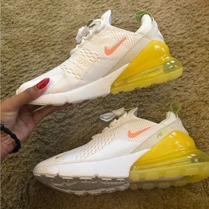 Nike Women’s AIR MAX 270 size 10